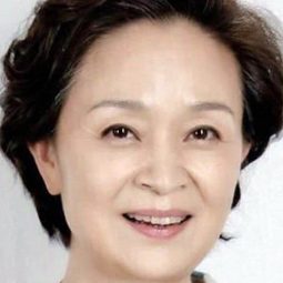 劉莉莉 - 滾蛋吧！腫瘤君演員 飾演Xiong Dun's mother