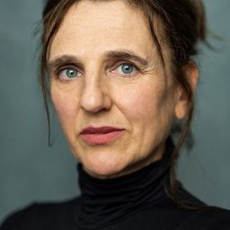 Elizabeth Hill 飾演 Francesca