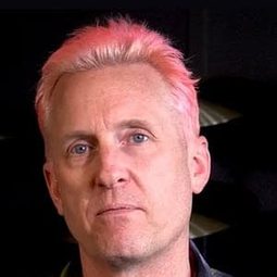 Josh Freese 飾演 Self