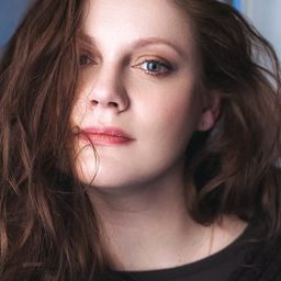 Anna Kapaleva 飾演 