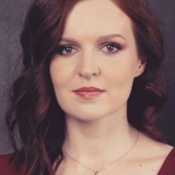 Kira Yarmysh 飾演 Self