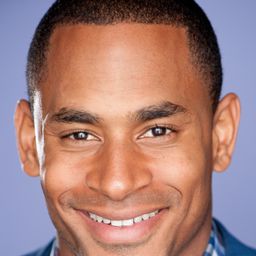 Randall J. Bacon 飾演 Elroy