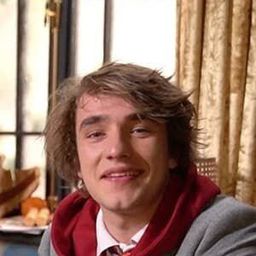 Andres Doise 飾演 Kenneth