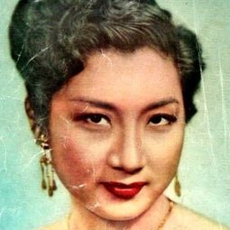 周曼華 飾演 Lu Shi