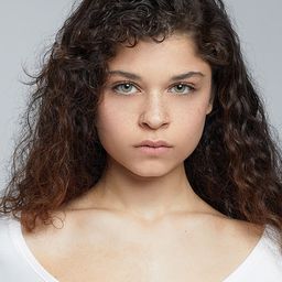 Eylül Ersöz 飾演 Pekmez