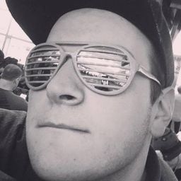 Alex R. Wagner 飾演 Alex