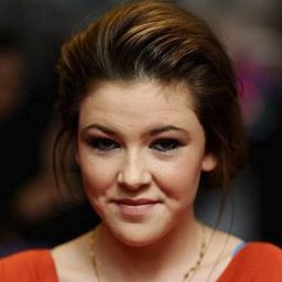 夏儂·畢爾 飾演 Young Cathy