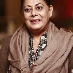 西米·拉希爾 飾演 Baybae