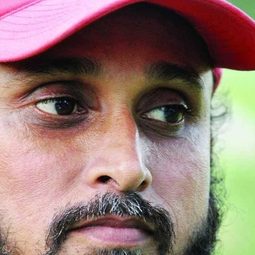 穆斯塔法·薩瓦爾·法羅奇 - 失愛復得導演