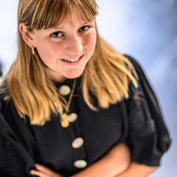 Rosa Marchant 飾演 Young Eva