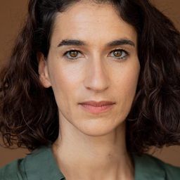 Rita Brutt 飾演 Ana Rosa