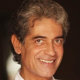 Gianfranco Jannuzzo 飾演 