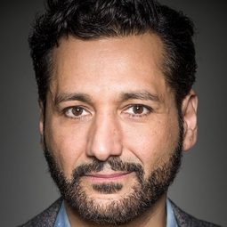 卡斯·安瓦爾 - 啟動原始碼演員 飾演Hazmi