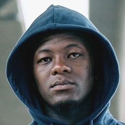 Thembekile Komani 飾演 Duke Nyakama