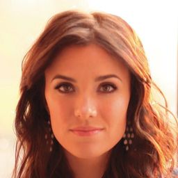 Rebecca St. James 飾演 Jasmine Williams