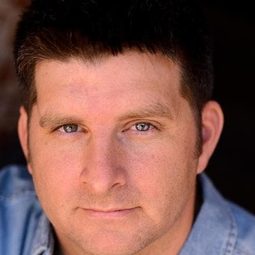 Tom Gore 飾演 George McCutcheon