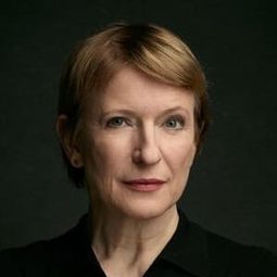 Dagmar Manzel 飾演 Sonja Göpfert