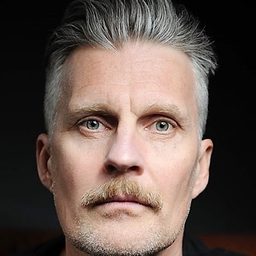 Stefan Gödicke 飾演 Ove's dad