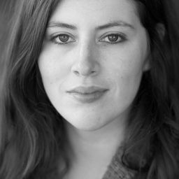 Lydia Rose Bewley 飾演 Jane