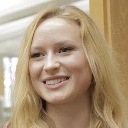 Vera Rudi - 奧海姆一家演員 飾演Anja Kihle