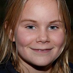 Annika Wedderkopp 飾演 Klara