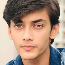 Rudra Soni 飾演 Sadashiv