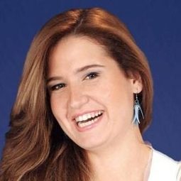 Hana Sheiha 飾演 يسرا المانسترلي