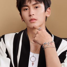 張哲瀚 飾演 Zheng Zhi