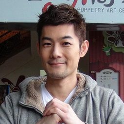 施易男 飾演 Zheng Nan