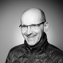 山度素特 飾演 Dániel