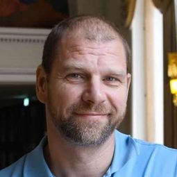 約罕·史托加德 飾演 Tuomas Heikkinen