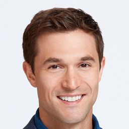 Jack Turner 飾演 Charlie O'Hanlon