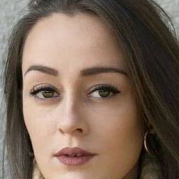 Alada Vila - Blog演員 飾演Áurea