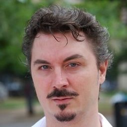 Gualtiero Burzi - 朱利亞和我們演員 飾演Cliente concessionario #1