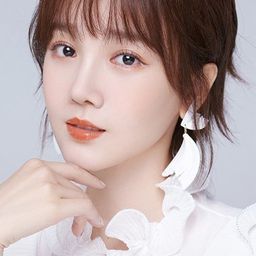 陳小紜 飾演 Li Qiang