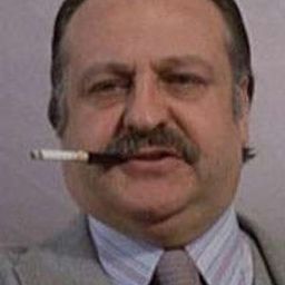 Umberto D'Orsi 飾演 American ambassador