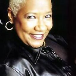 Jedda Jones - 不道德的交易演員 飾演Craps Woman