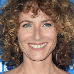 Elsa Lunghini 飾演 Laura