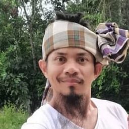 TJ·伊莎 飾演 Khuda