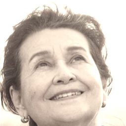 Marita Zobel 飾演 Mother of Bernie