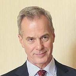 István Hirtling - Glass Tiger 3演員 飾演Férj