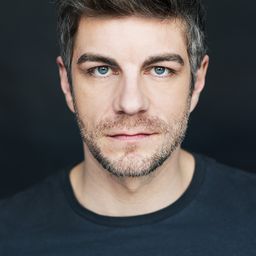 Hubert Proulx 飾演 Tessier