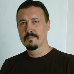 Bruno Ouvrard 飾演 Jean-François Musa