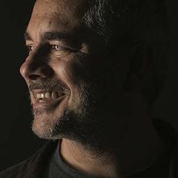 Paolo Rossi Pisu 飾演 Jean Jacques