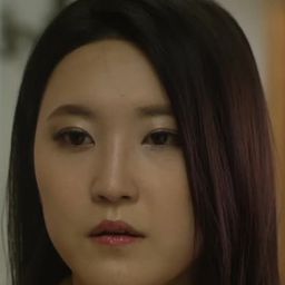 Kim Jeong-ah-II 飾演 Madam