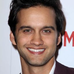 Michael Steger 飾演 Jeff