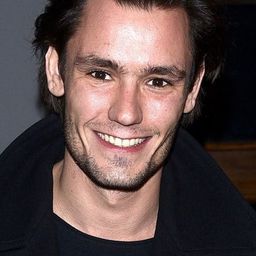 Bartosz Gelner 飾演 Tadeusz Zbarski