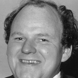 羅伊·金尼爾 飾演 