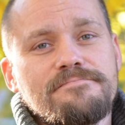 Bjørn Moan 飾演 Eilert