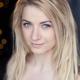 Makenna Guyler 飾演 Michal